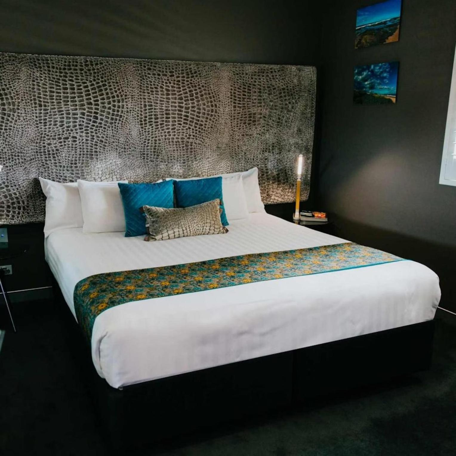 Junction Hotel 4*
