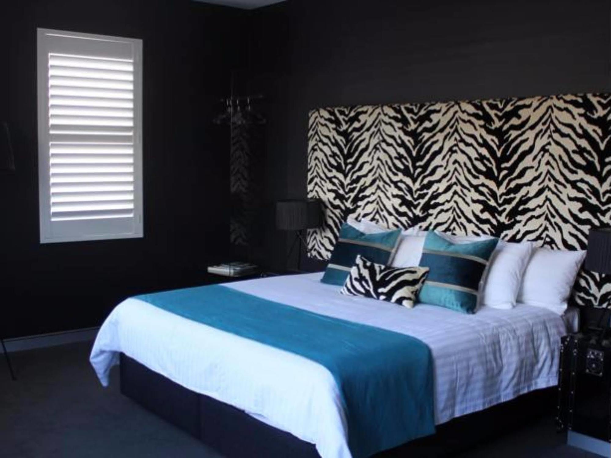 Junction Hotel 4*